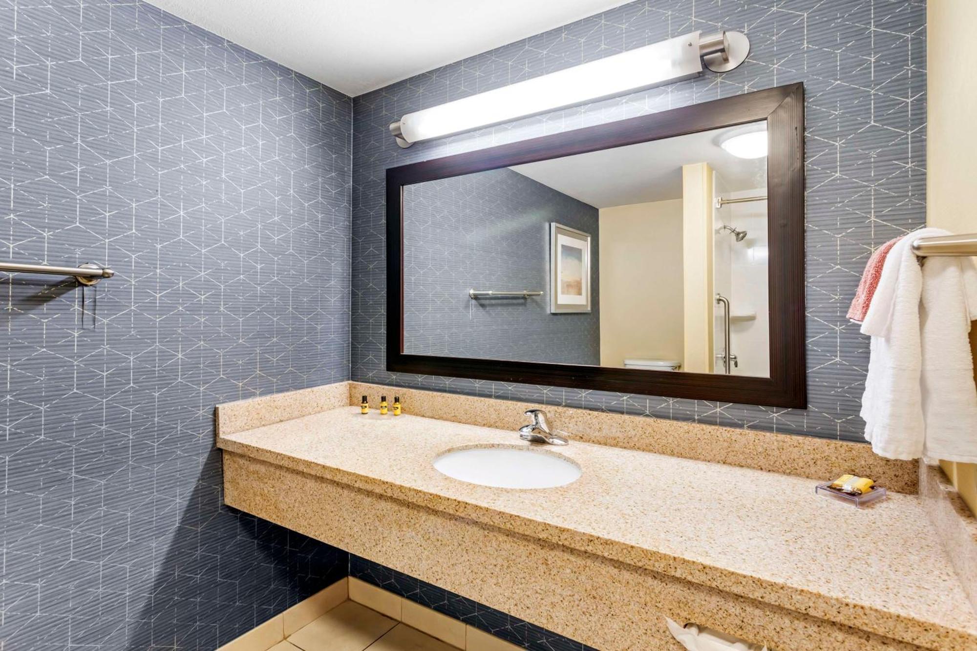 Best Western Plus Provo University Inn Exterior photo